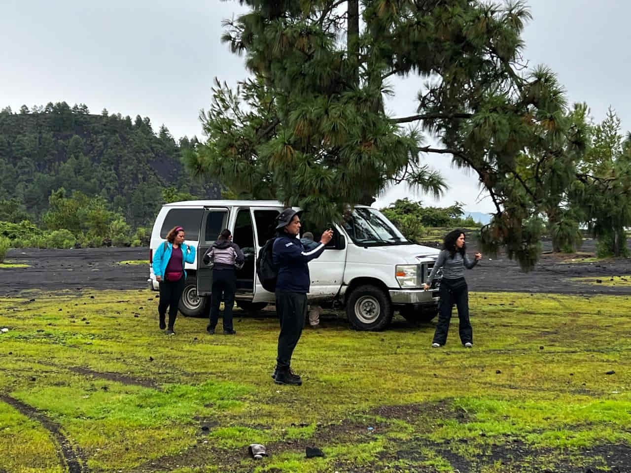 Turistas con Transporte Propio Por Juan Nuevo Caminar